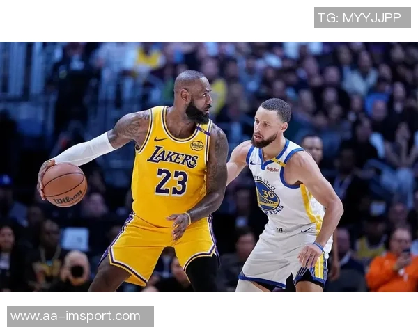 湖人快船球迷现场互动引发热议比卢普斯与FBI成焦点话题 湖人快船球迷现场互动引发热议比卢普斯与FBI成焦点话题