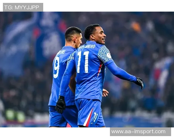 申花主场防守失误致对手凌空垫射扳平比分令人失望