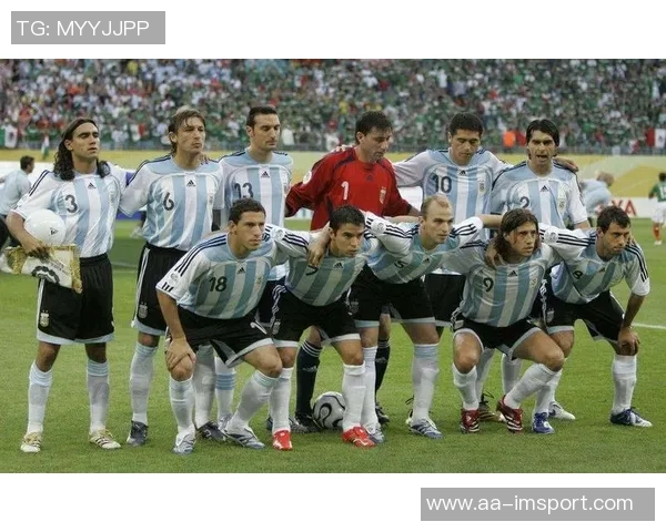 土耳其双星闪耀难救主135亿期待世界杯之路艰难 土耳其双星闪耀难救主135亿期待世界杯之路艰难