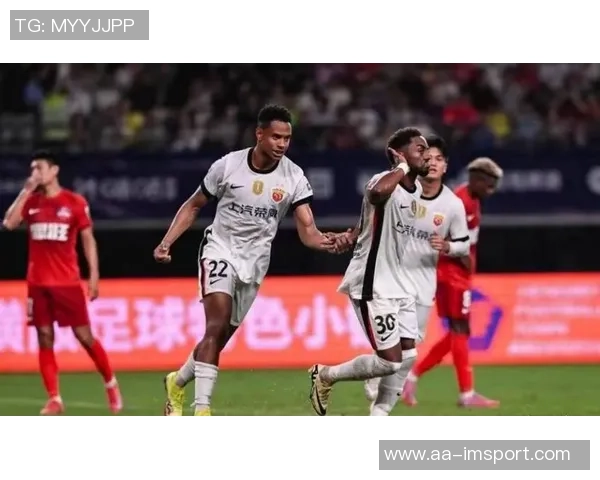 海港队后卫短缺李昂贺惯离队对球队影响深远 海港队后卫短缺李昂贺惯离队对球队影响深远